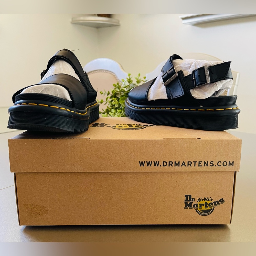 Voss Women's Leather Strap Sandals Gem